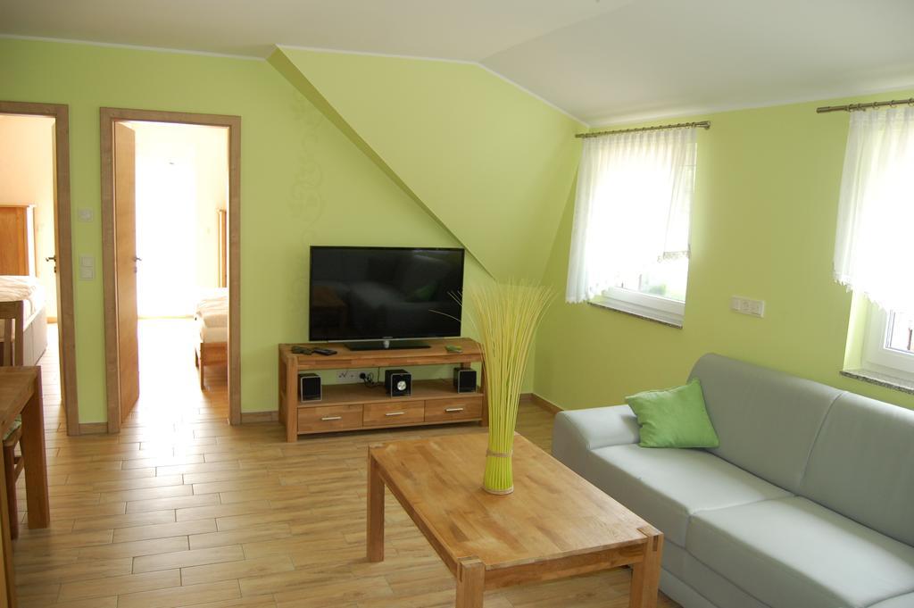 Ferienwohnung Am Muehlstein Люббен Номер фото